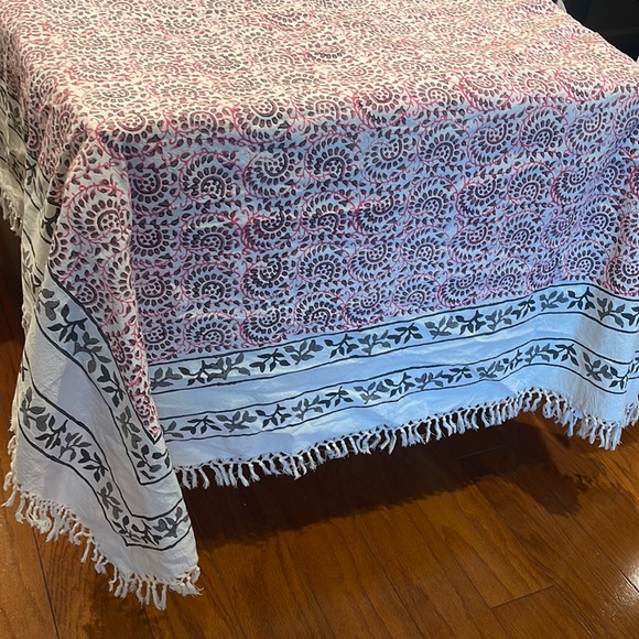 Hand block Printed table clothe, cotton, stables on Kira, airy designs tasseled - Picture 2 of 15